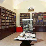 Una sala della Biblioteca Francescana di Sant'Anastasia (NA)