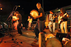 Alla Bua in concerto al Tuoro Folk Festival di Chiusano San Domenico 