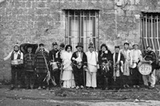 Una foto storico del collettivo E Zézi - Gruppo Operaio di Pomigliano d'Arco