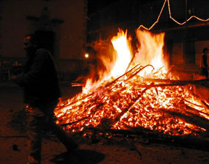 Il focarone della Festa de lo Fuoco a Lioni