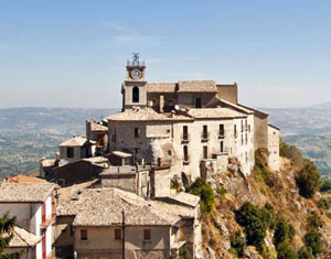 Il borgo irpino di Castelvetere sul Calore