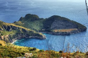 La Baia di Ieranto, nell'Area Marina Protetta di Punta Campanella (foto da http://www.amicibaiaieranto.com)