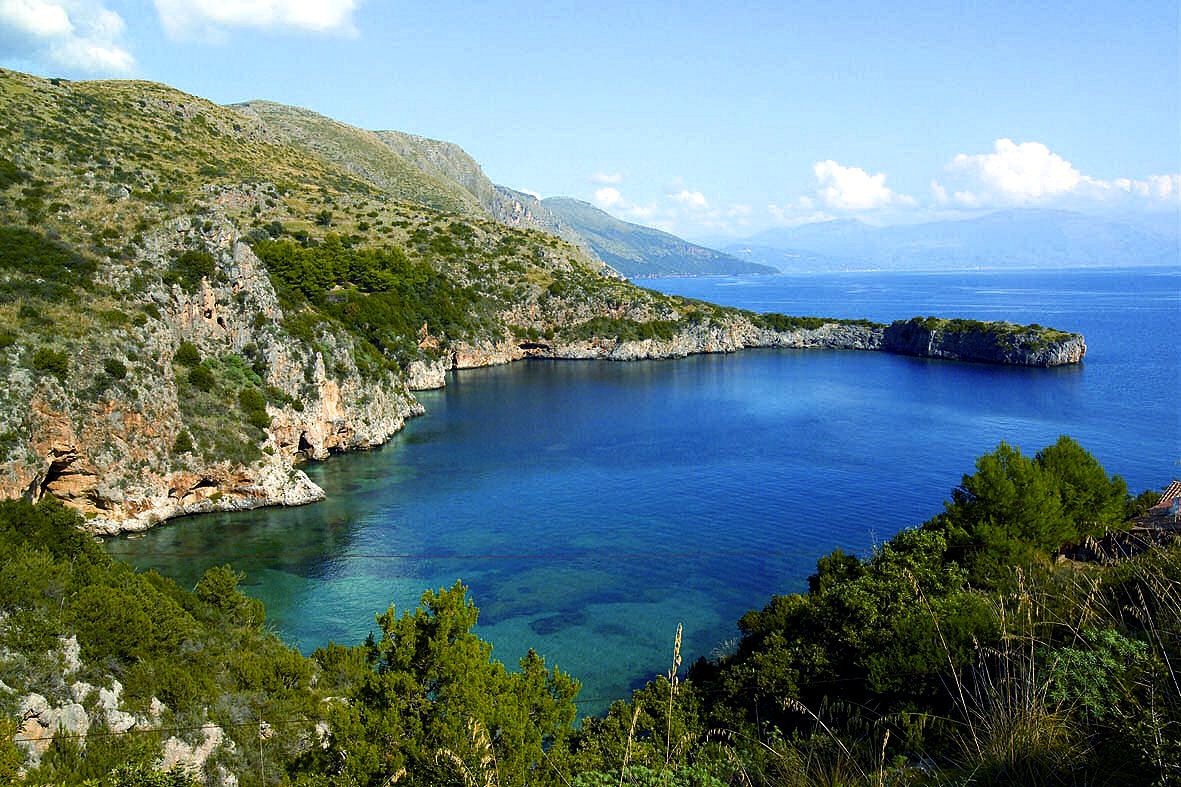Panorama della Baia degli Infreschi, a Camerota, nel Cilento