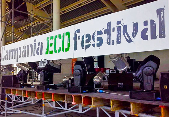 Il palco del Campania ECO Festival presso l'isola ecologica Fosso Imperatore di Nocera Inferiore