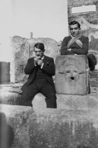 Picasso con Massine agli scavi di Pompei