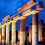 Scavi di Pompei al tramonto