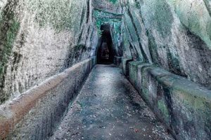 L'antro della Sibilla a Cuma