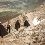 A compagnia re 'u caso sui sentieri della transumanza del Monte Cervati
