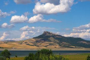 Borgo di Cairano e Lago di Conza