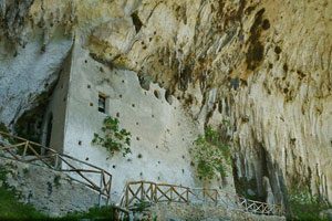 La cappella della Madonna del Fiume sui Monti Picentini