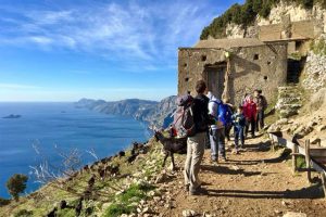 Trekking d'inverno sul Sentiero degli Dei