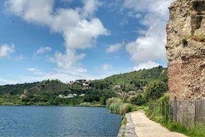 Sulle rive del Lago d'Averno a Pozzuoli