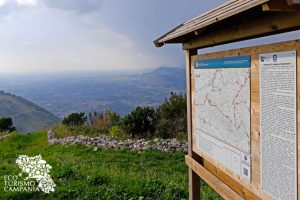 Panorama sulla Valle di Suessola dal Santuario di Sant'angelo a Palomabra, a San Felice a Cancello